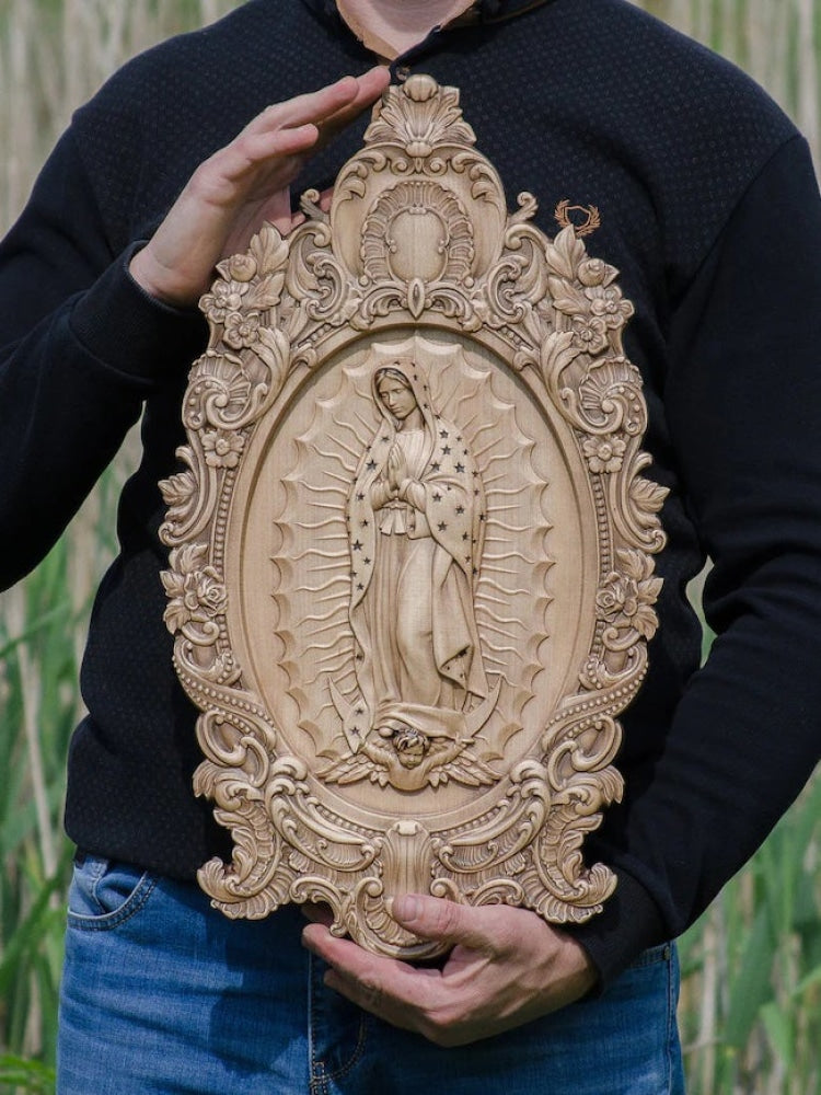2022 New Religious gift with rich details of the wooden statue of Our Lady of Guadalupe